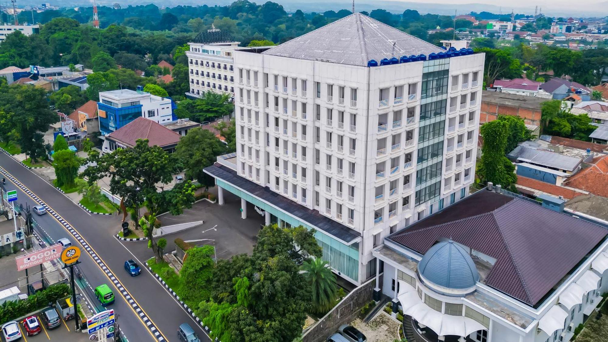 Royal Padjadjaran Hotel Богор Екстериор снимка