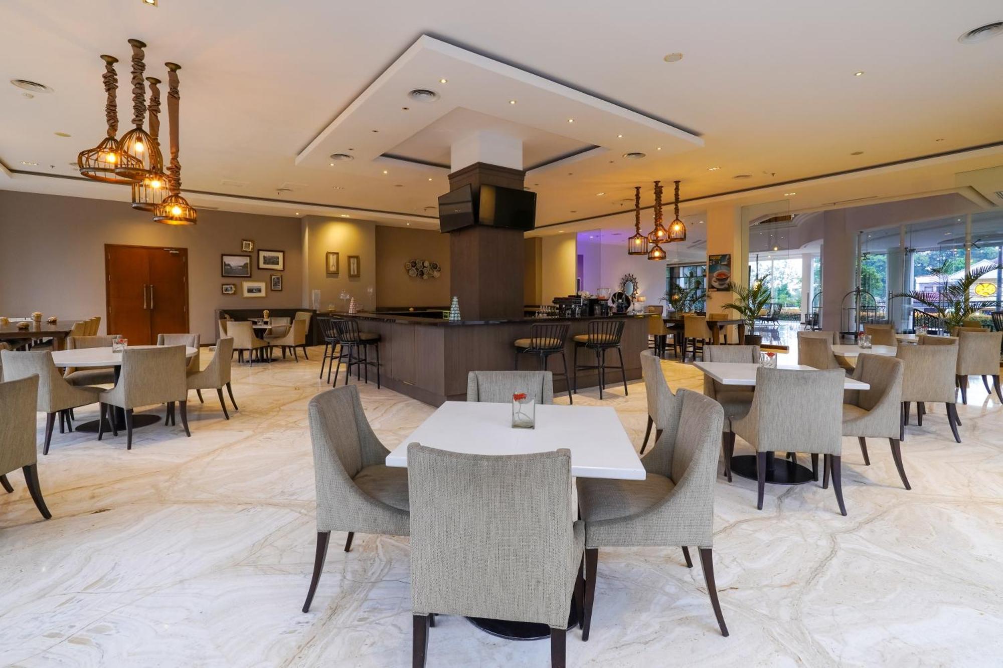 Royal Padjadjaran Hotel Богор Екстериор снимка