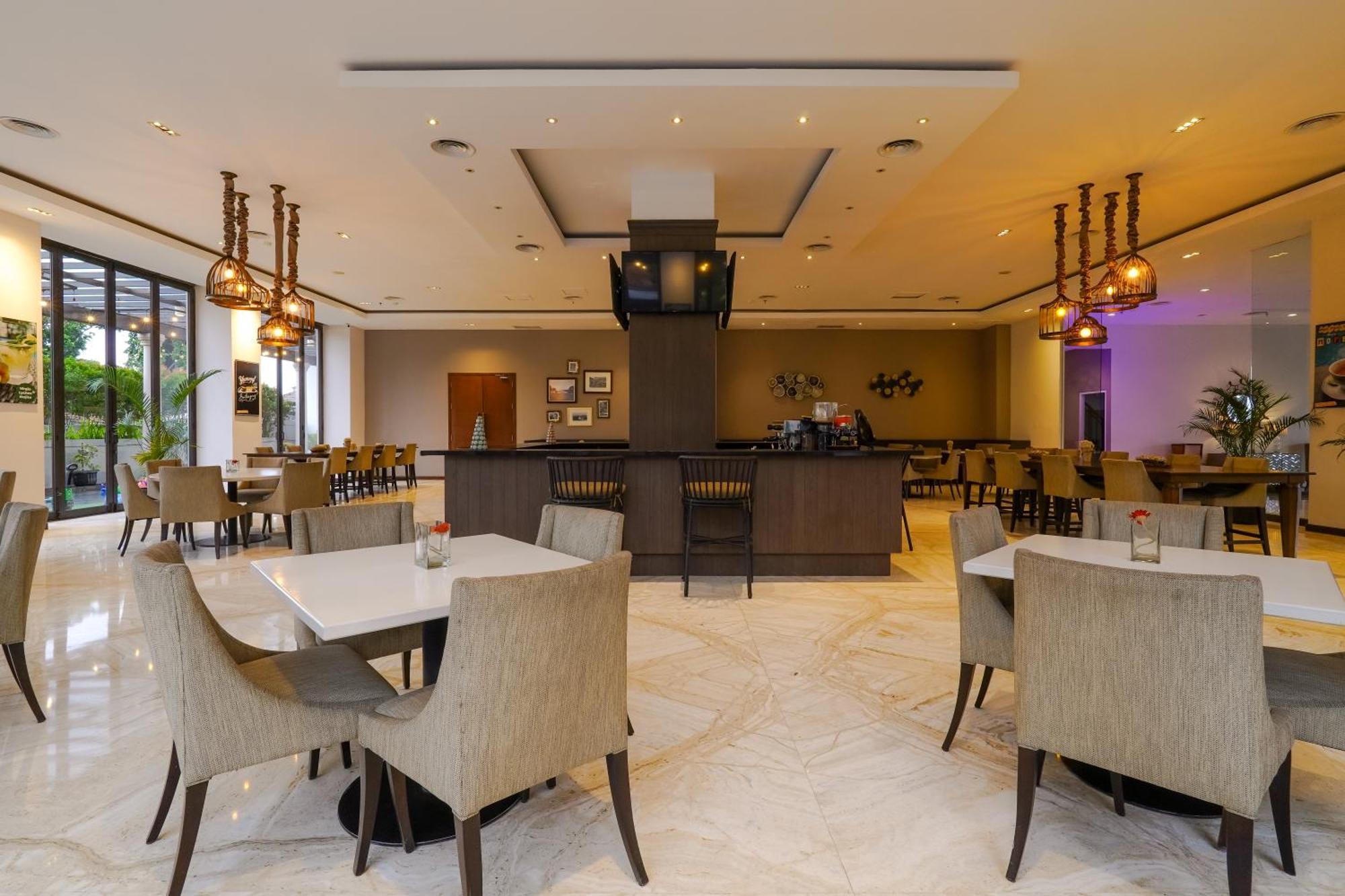 Royal Padjadjaran Hotel Богор Екстериор снимка