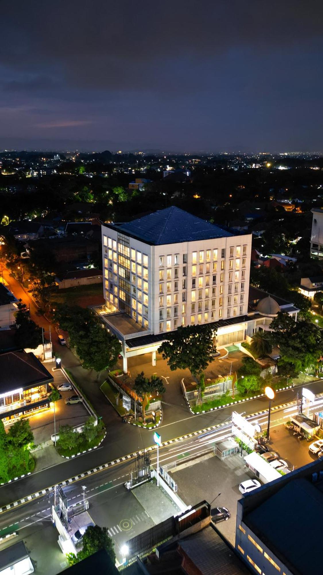 Royal Padjadjaran Hotel Богор Екстериор снимка