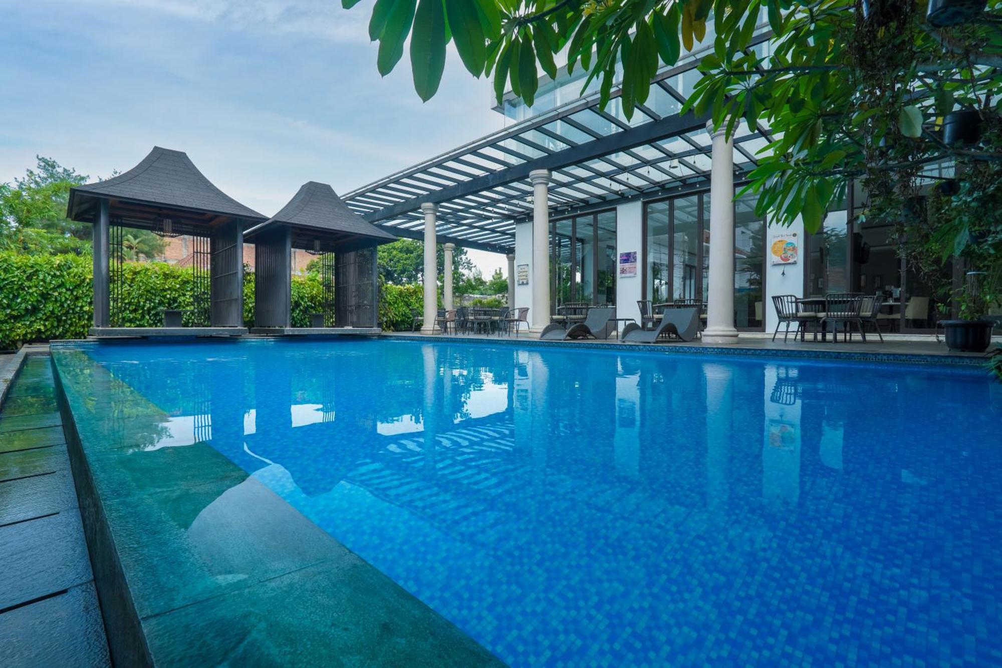Royal Padjadjaran Hotel Богор Екстериор снимка