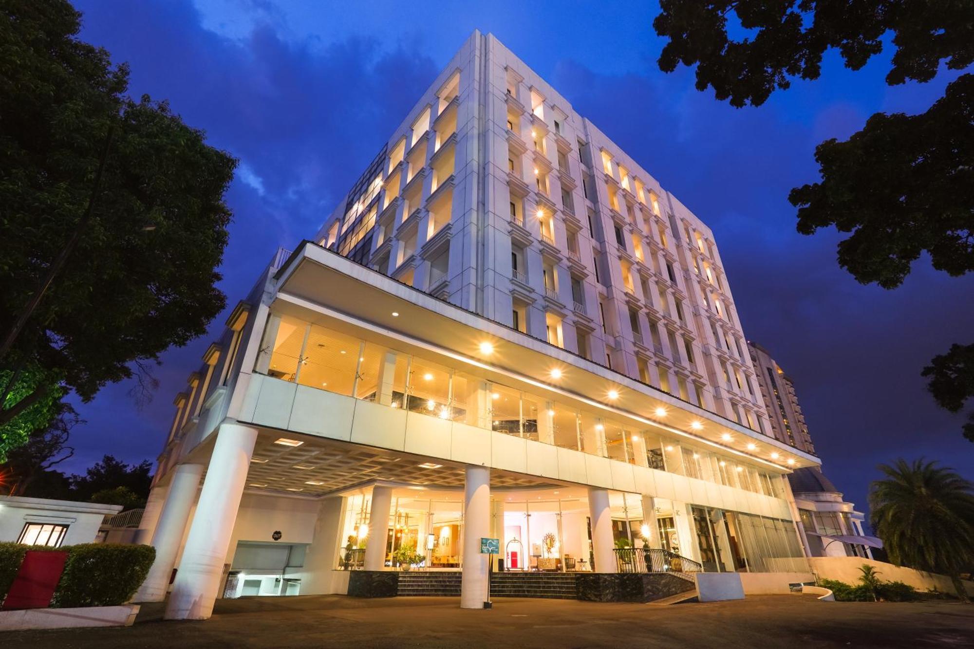 Royal Padjadjaran Hotel Богор Екстериор снимка