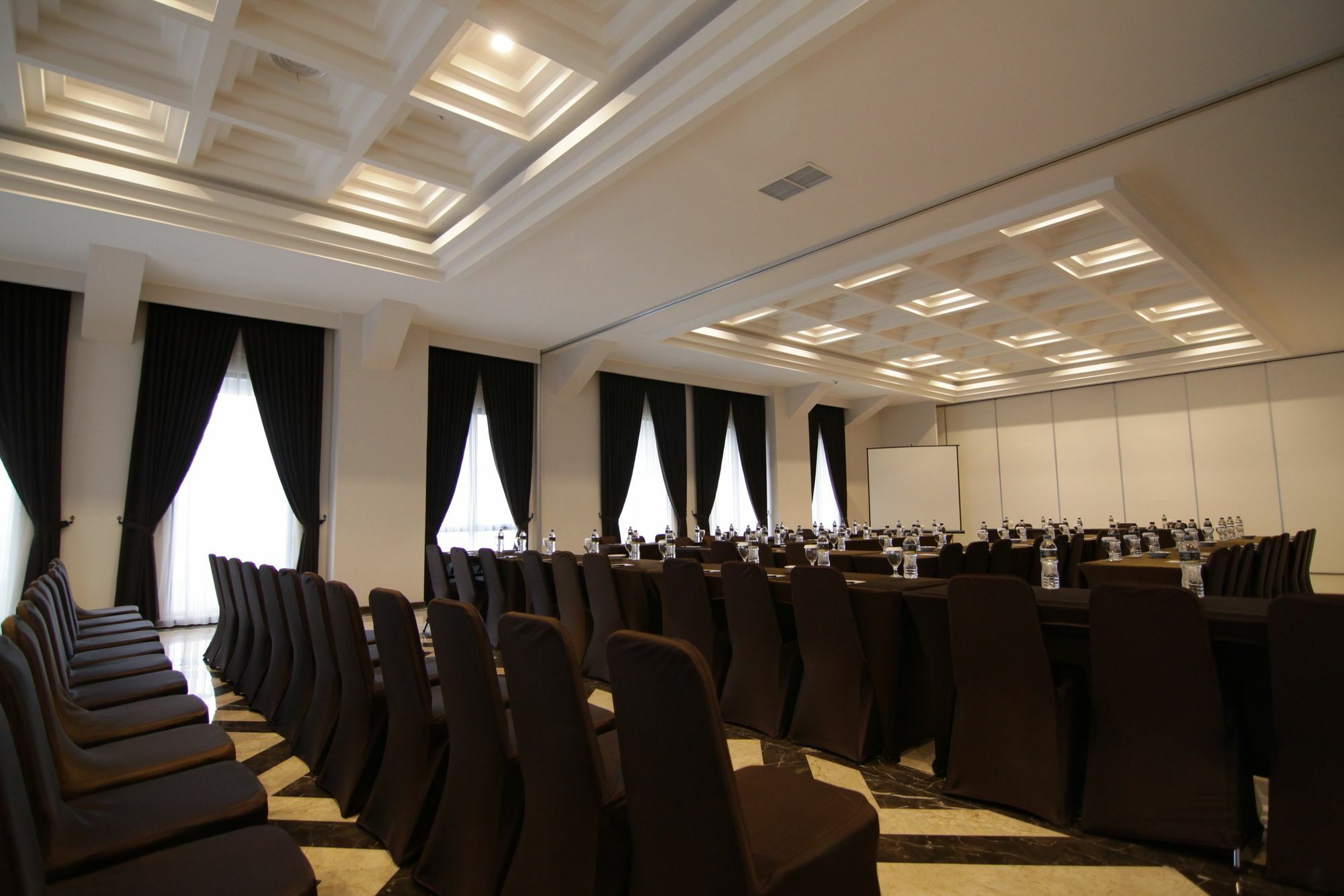 Royal Padjadjaran Hotel Богор Екстериор снимка