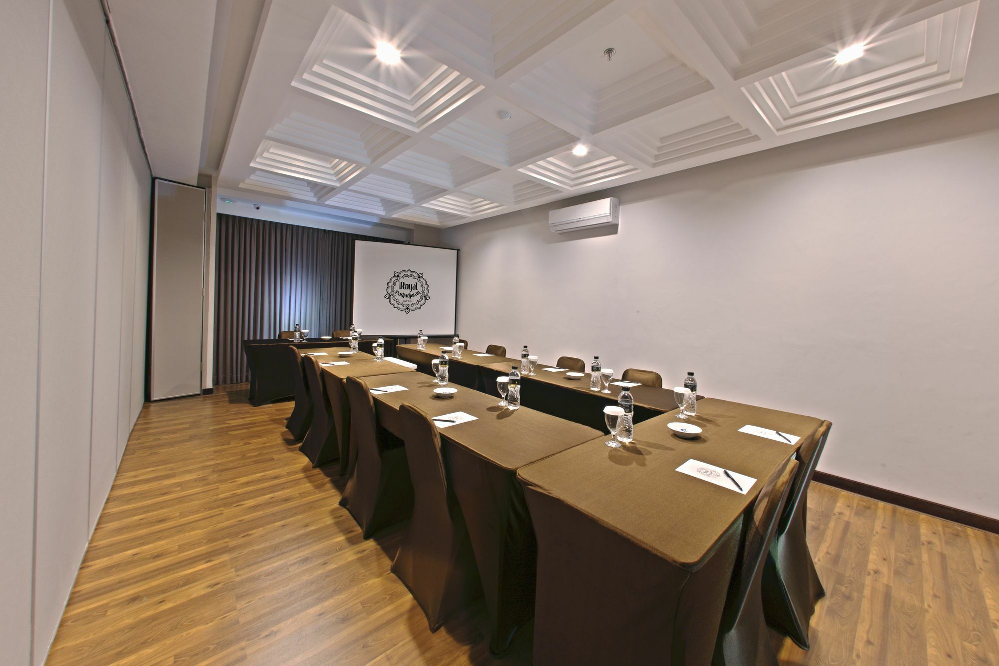 Royal Padjadjaran Hotel Богор Екстериор снимка